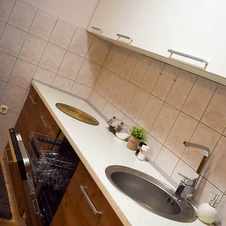 B&w Flat Apartment *