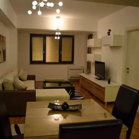 B&w Flat Apartment *