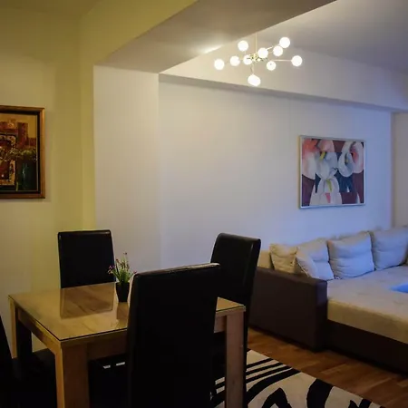 Apartment B&w Flat *